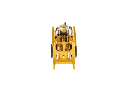 1:50 Cat® 988K Wheel Loader with grapple, High Lines Series - 85917
