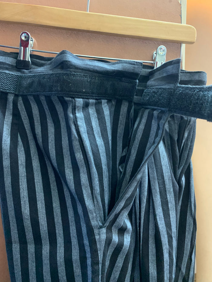 vintage jimmy'z pants ~ 28" ?