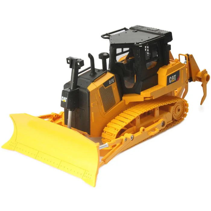 Cat D7E Track Type Tractor, 1:24 Remote Control 25002 Caterpillar