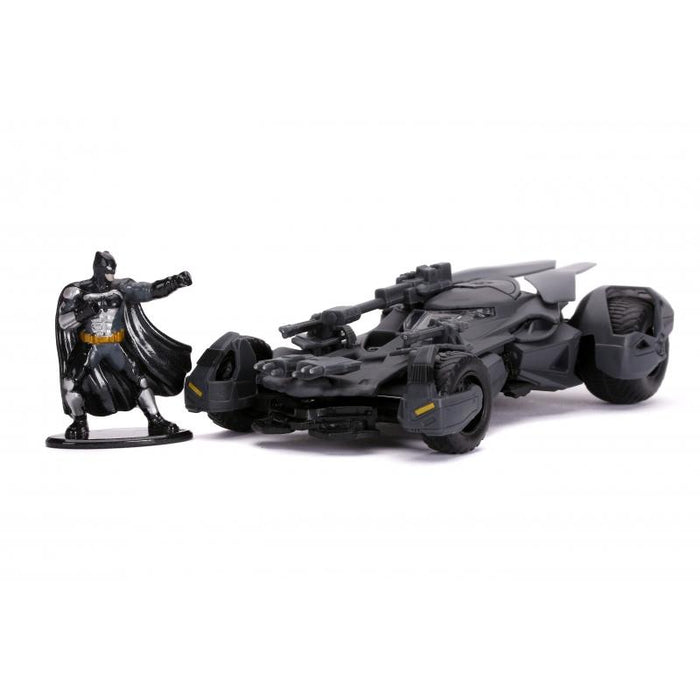 Justice League - Batmobile with Batman Figure Hollywood Rides 1:32 Scale Die Cast Vehicle