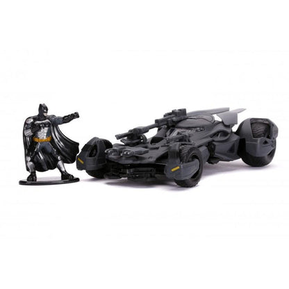 Justice League - Batmobile with Batman Figure Hollywood Rides 1:32 Scale Die Cast Vehicle